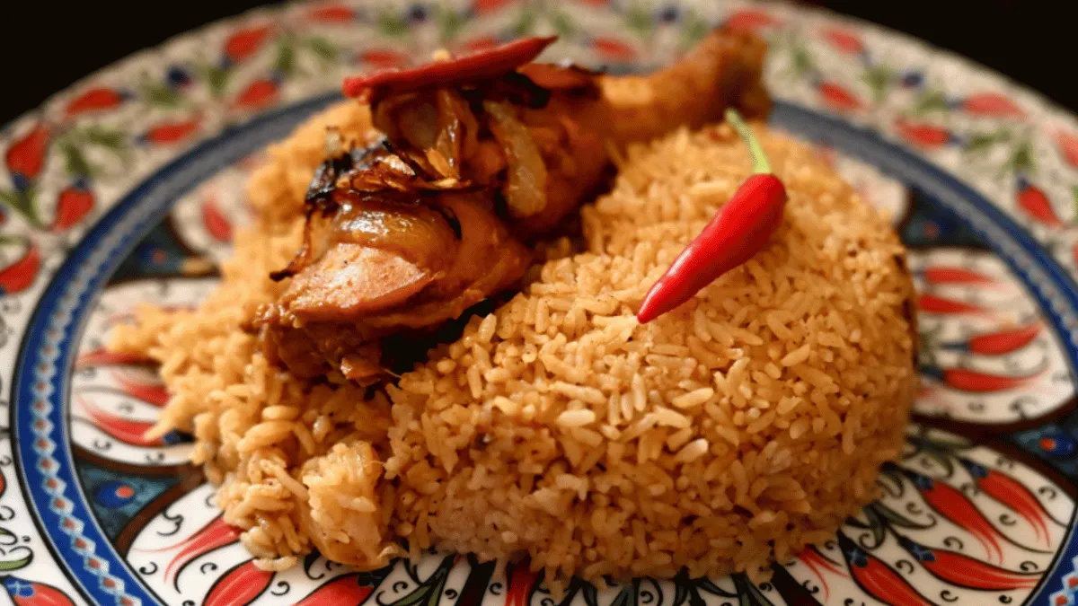 hyderabad-man-finds-maggot-in-biryani-allegedly-ordered-from-mehfil-biryani-by-zakir-khan-internet-reacts
